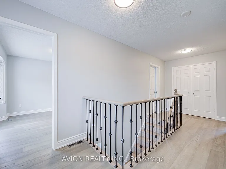 9 Falan Heights Cres — Photo 21