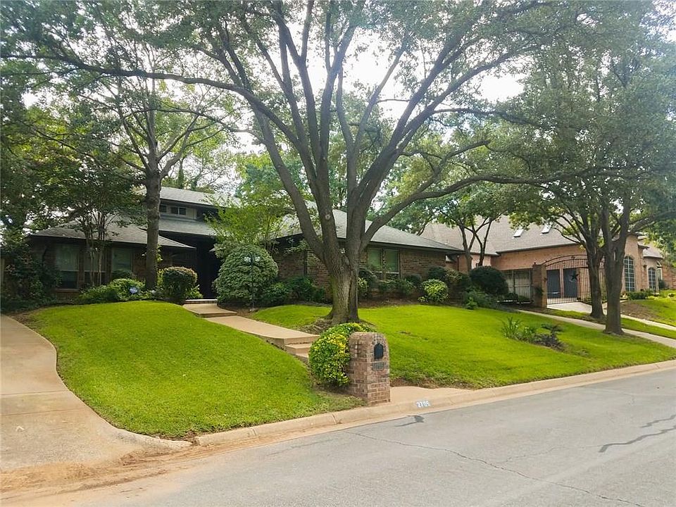 1st image of 2705 Sunrise Dr