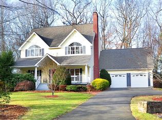 6 Sunset Rdg, Burlington, CT 06013