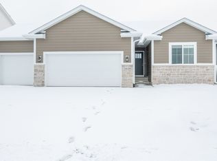 2625 Serenity Dr, Waukee, IA 50263