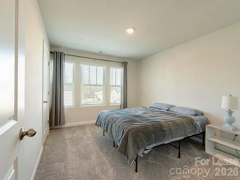 4009 Woodland View Dr — Photo 32