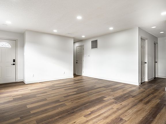 2nd image of 6413 Monteo Dr