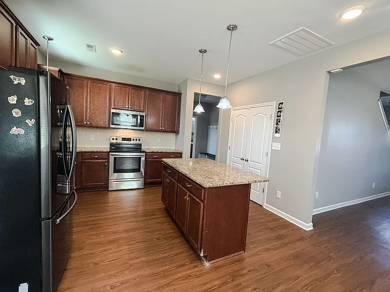 268 Chatfield Dr — Photo 7