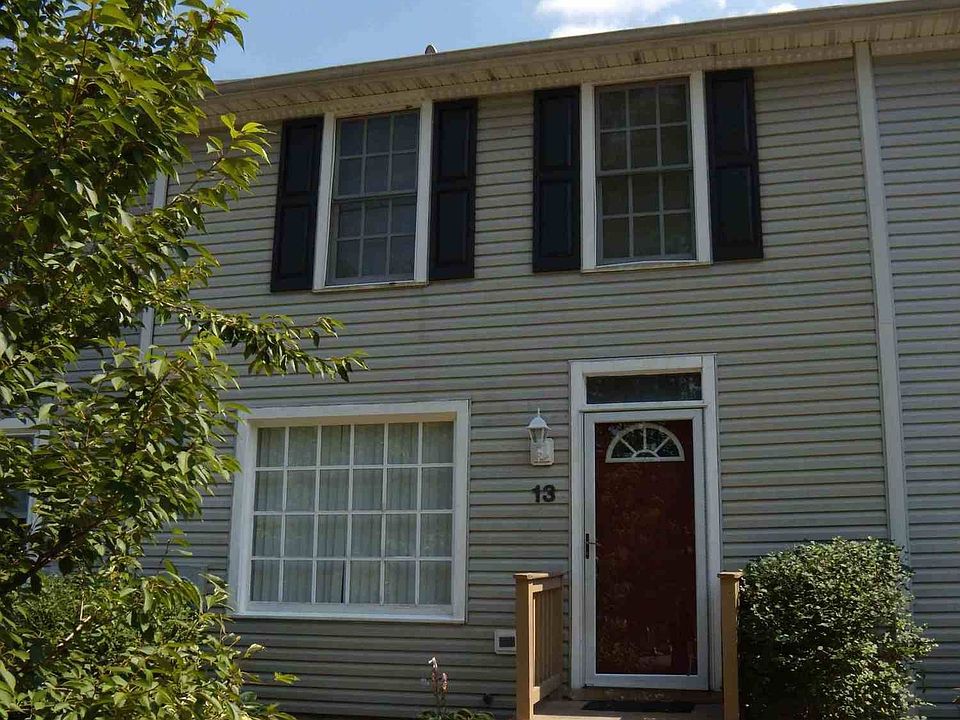 Front view of Townhouse