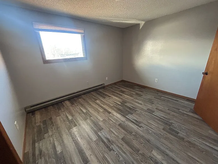 126 E Barker St — Photo 3