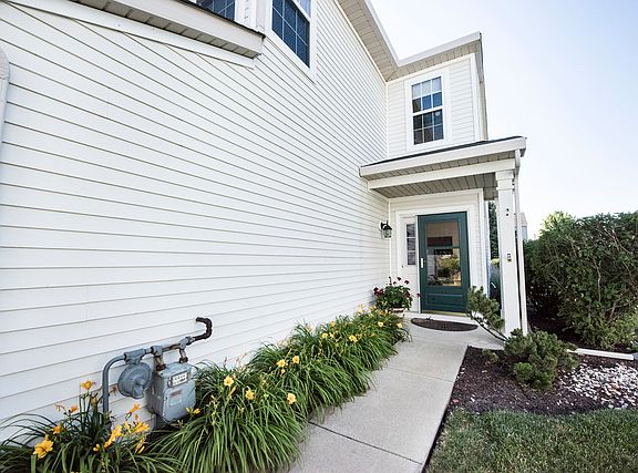 3rd image of 7024 Creekside Dr