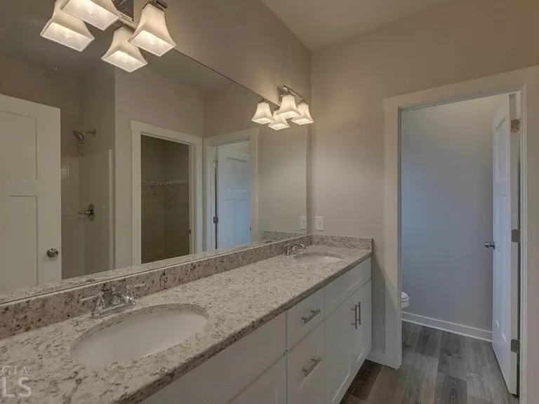 308 N Point Cir — Photo 17