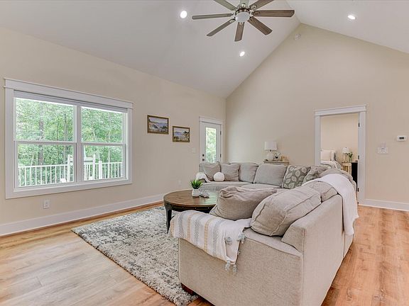 5th image of 272 Old Barnwell Rd