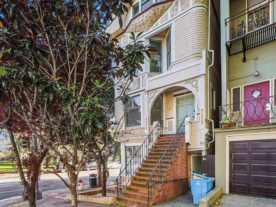 1st image of 126 Lyon St #126