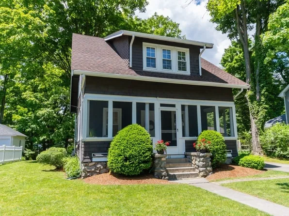 36 Chester Brook Rd, Waltham, MA 02452