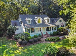 4008 Pinecrest Dr NE, Hickory, NC 28601