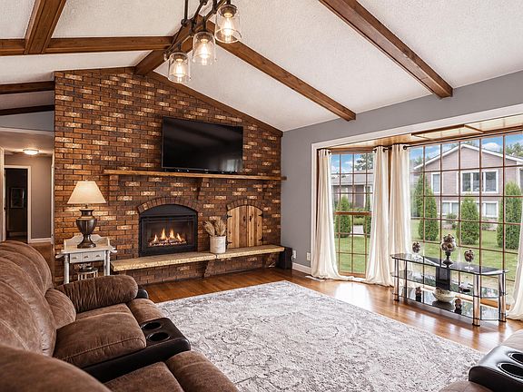 5th image of 1005 W Richway Dr