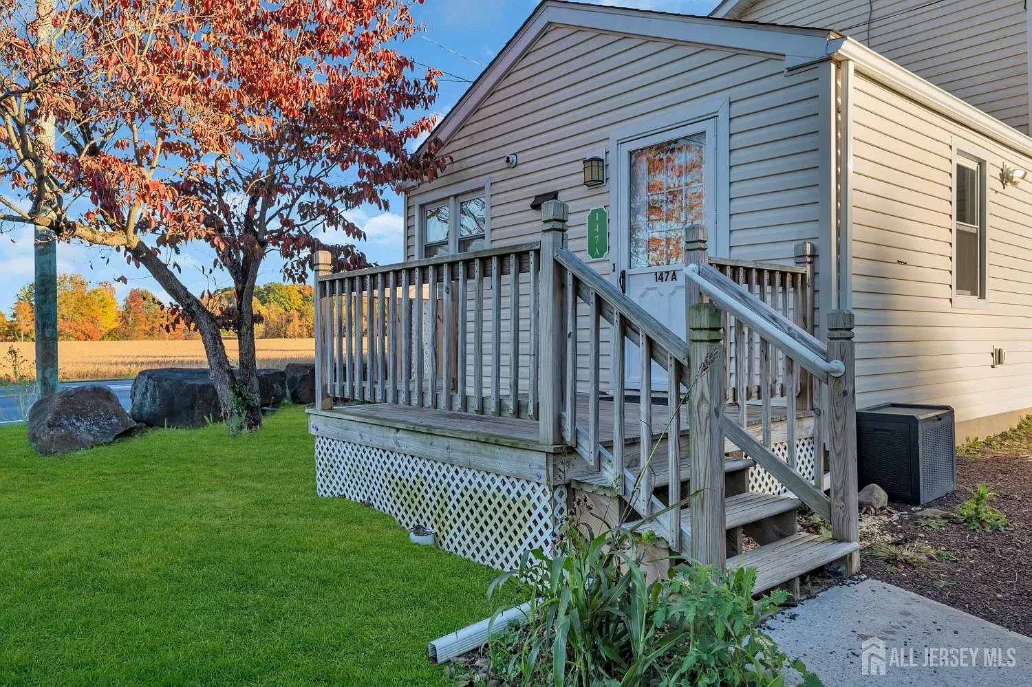 3 bed, 1.0 bath, $2,100 — Photo 4