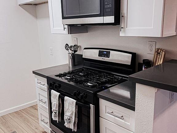 3rd image of 100 E Montwood Ave #11