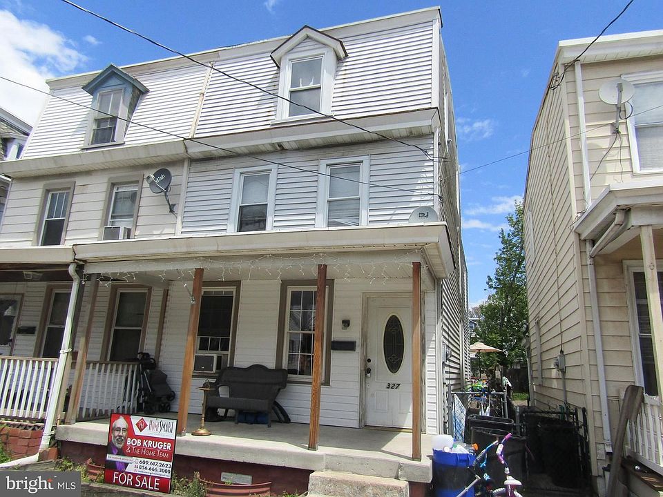 2nd image of 327 Hudson St