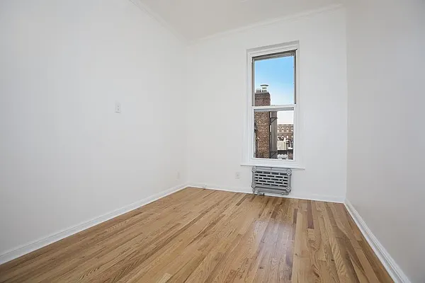 Rented by Space Marketing Shop | media 9