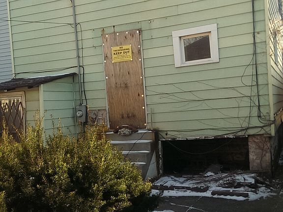 3rd image of 506 Emlyn Pl