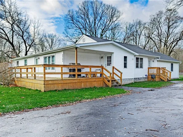 3762 Coomer Rd, Newfane, NY 14108