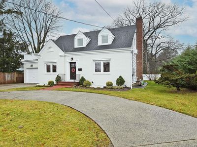 190 Brower Avenue, Rockville Centre, NY, 11570