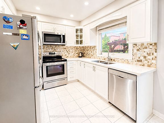 4th image of 5456 Palmerston Cres