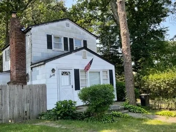 60 Cedarhurst Avenue, Selden, NY 11784