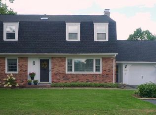 351 North St, Chagrin Falls, OH