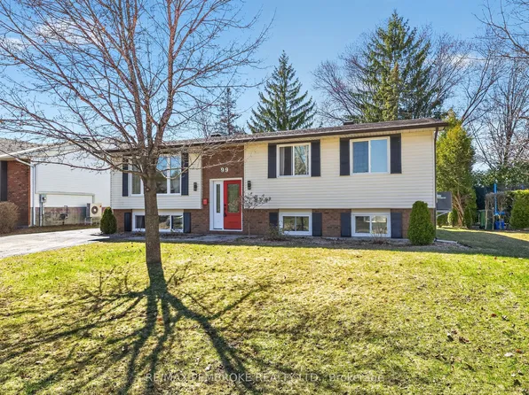 99 Noik Dr, Pembroke, ON K8A 7Z4