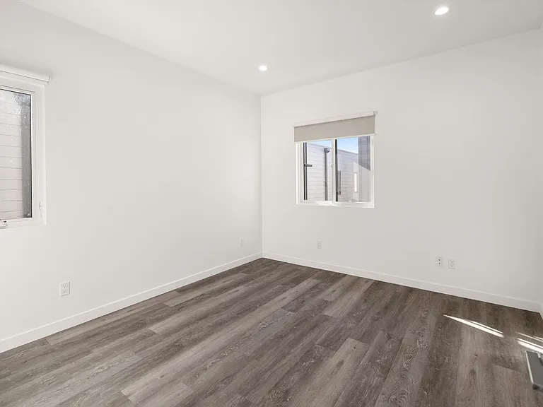 415 Old Coast Hwy #C — Photo 28