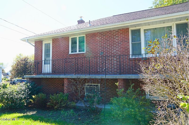 3rd image of 212 Sand Creek Road