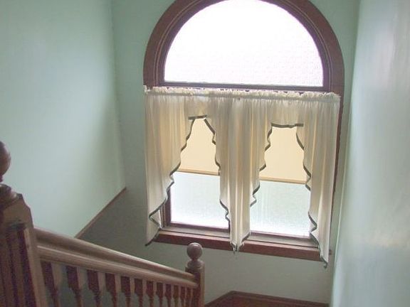 5th image of 126 Pine St