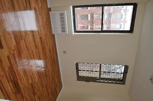 Rented by CITY SKYLINE REALTY INC | media 27