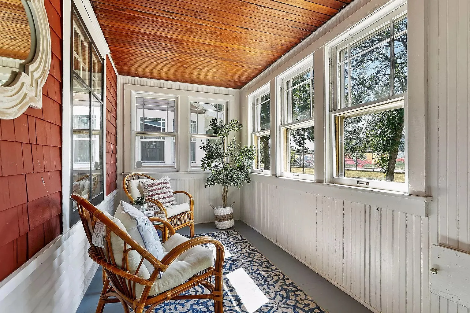 5 bed, $2,750 — Photo 2