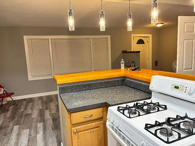 7927 S Francisco Ave — Photo 11