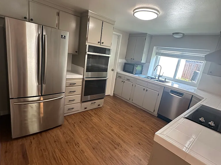 1864 Orangetree Ln — Photo 6