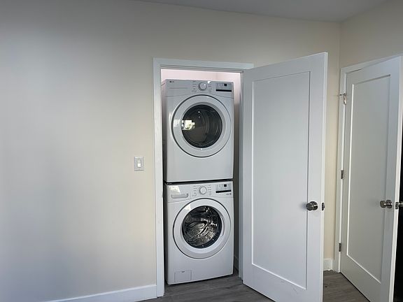 3rd image of 1538 1/2 S Durango Ave #1