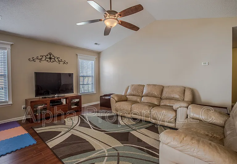 15 Avalon Ct — Photo 8