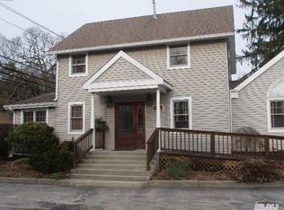 58 N Country Rd, Smithtown, NY 11787