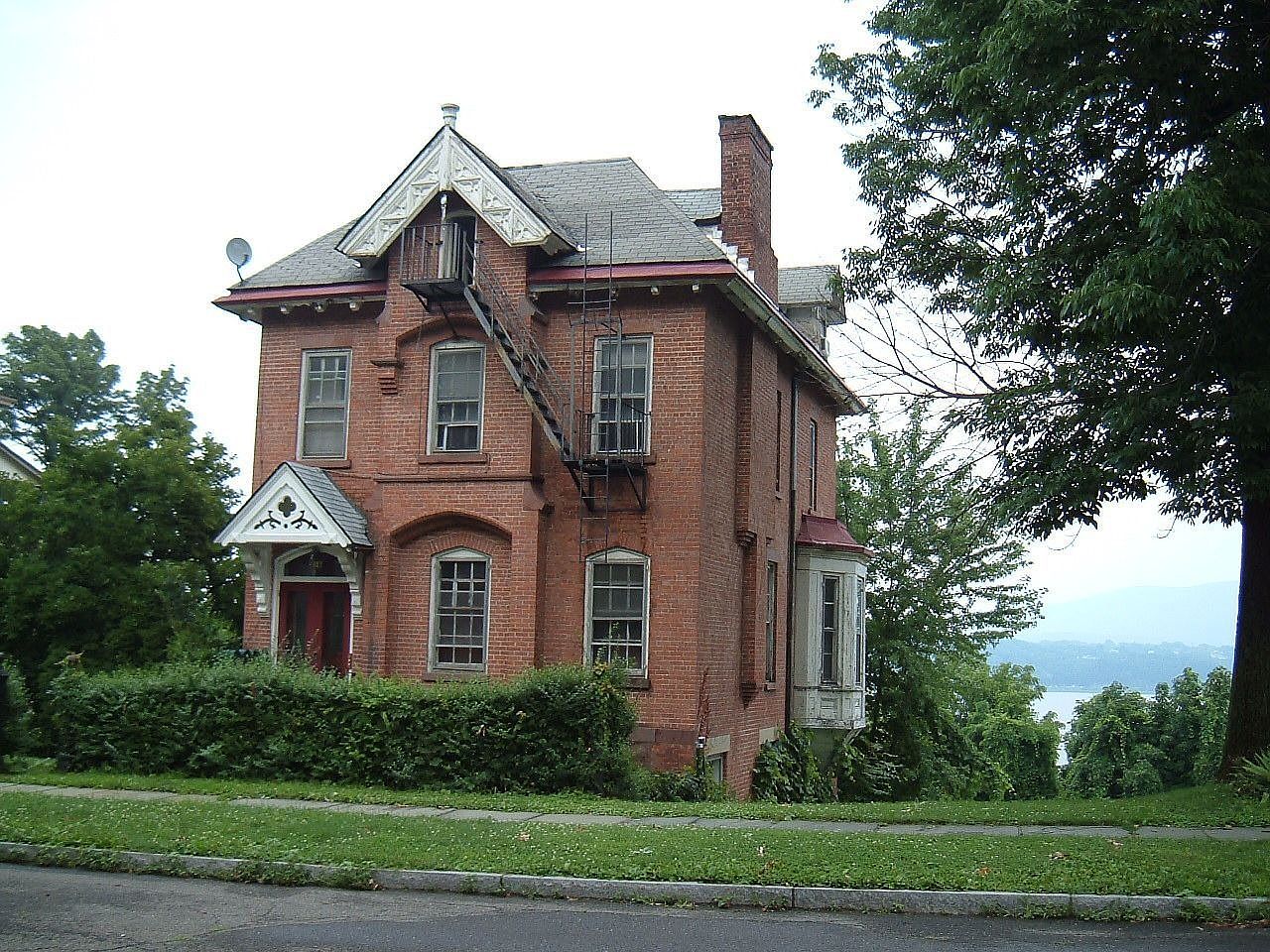 216 Montgomery St, Newburgh, NY 12550 Zillow