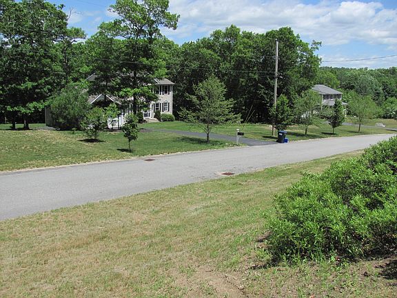 4th image of 40 Donald Davis Dr
