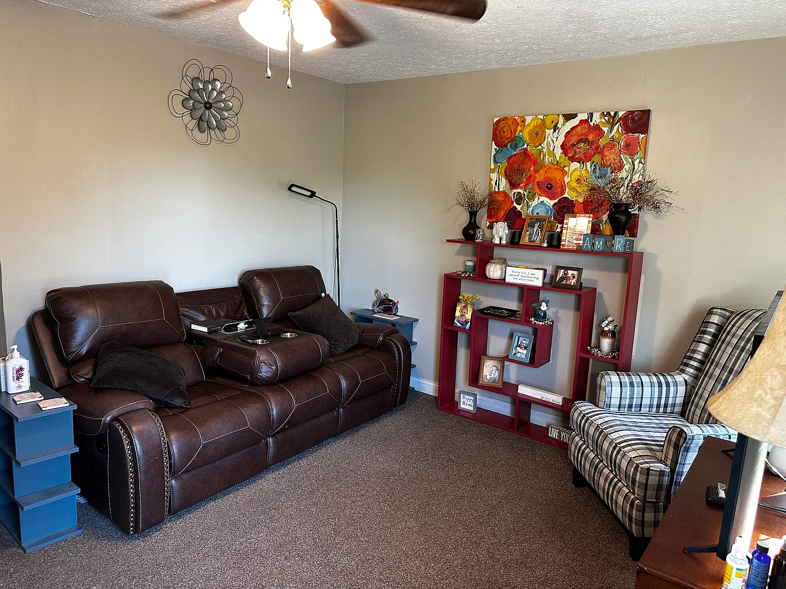 3 bed, 1025 sqft, $1,300 — Photo 3