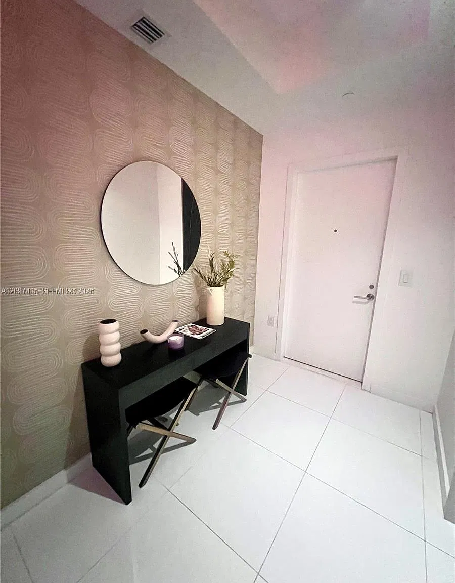 Paramount Miami Worldcent — Photo 2