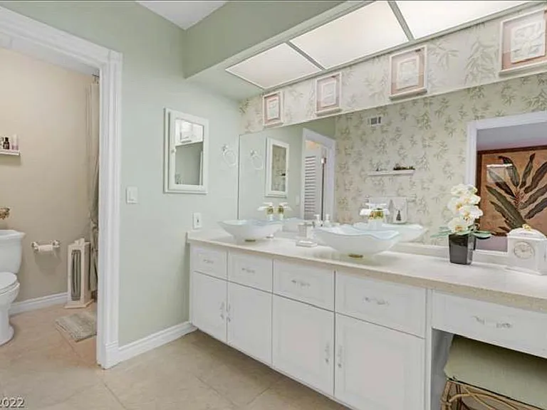 Full bathroom
