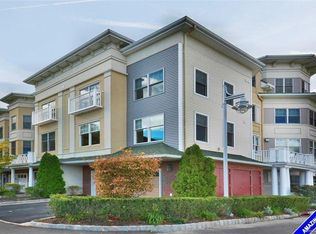 23 Edge Water Ln, Haverstraw, NY 10927