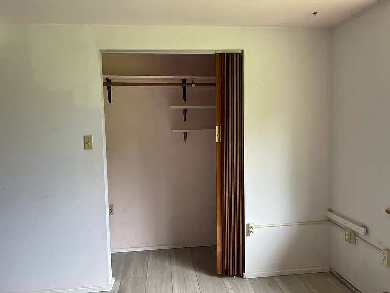 3527 Shattuck Ave S — Photo 42