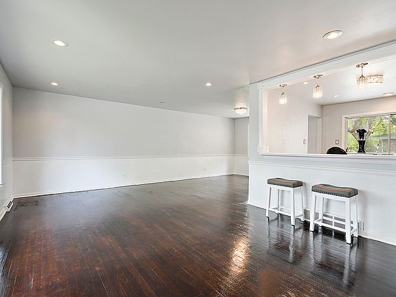 4th image of 1041 E 168th St