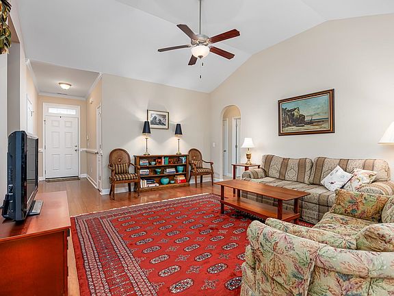 5th image of 719 Londonberry Ct.