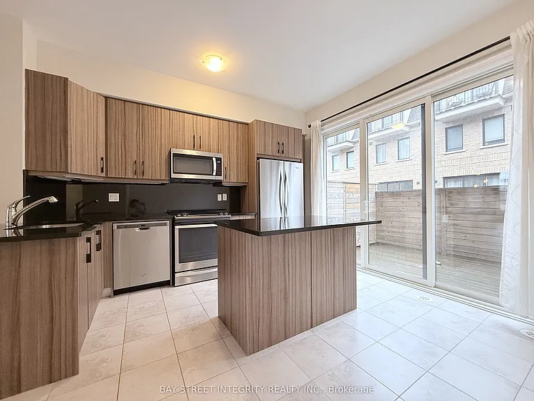 2160 Trafalgar Rd #3 — Photo 8