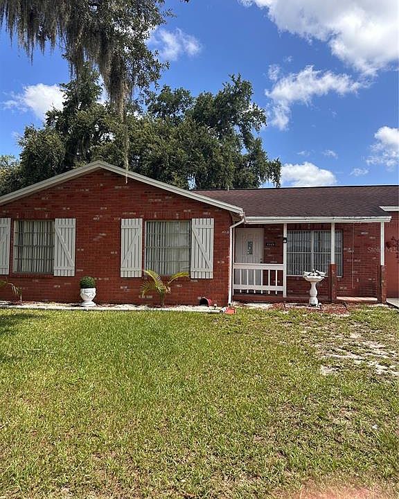 1st image of 8848 OAK CIRCLE