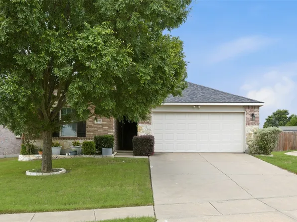 105 Honeysuckle Ct, Fate, TX 75189
