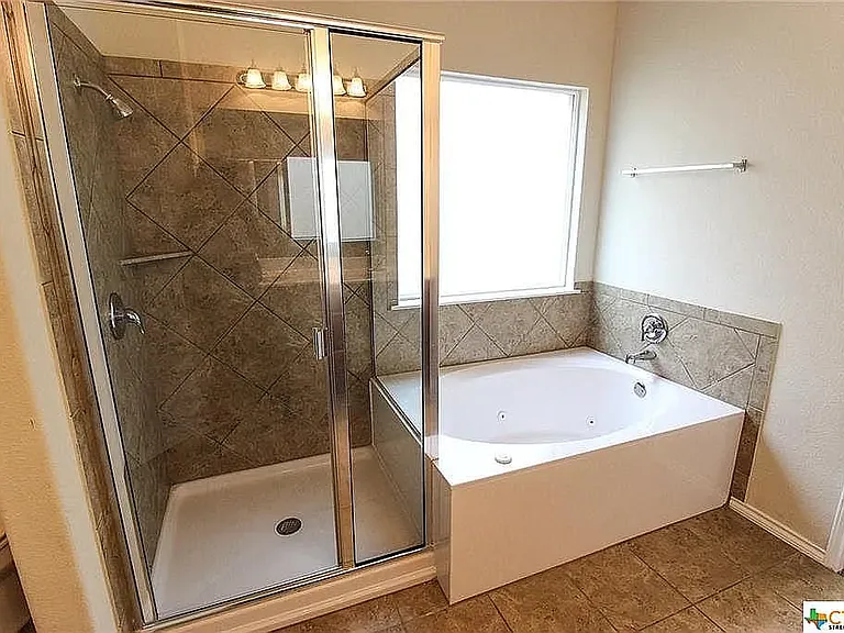 1409 Starlight Dr — Photo 8